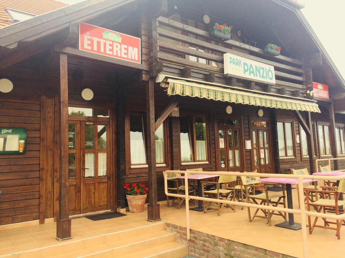 Bed and Breakfast Park Panzió*** Szolnok Exterior foto